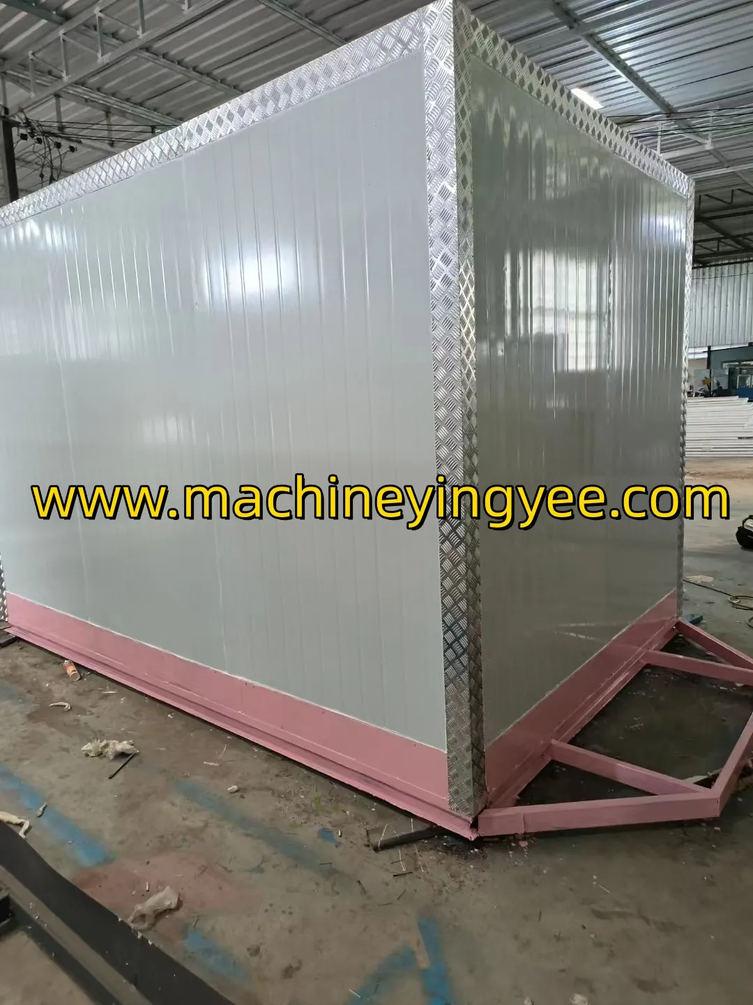 Boost Your Construction Business with a Sandwich Panel Machine Boost Your Construction Business with a Sandwich Panel Machine
