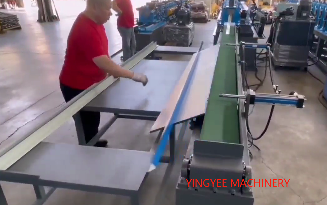 highway protection fence forming machine