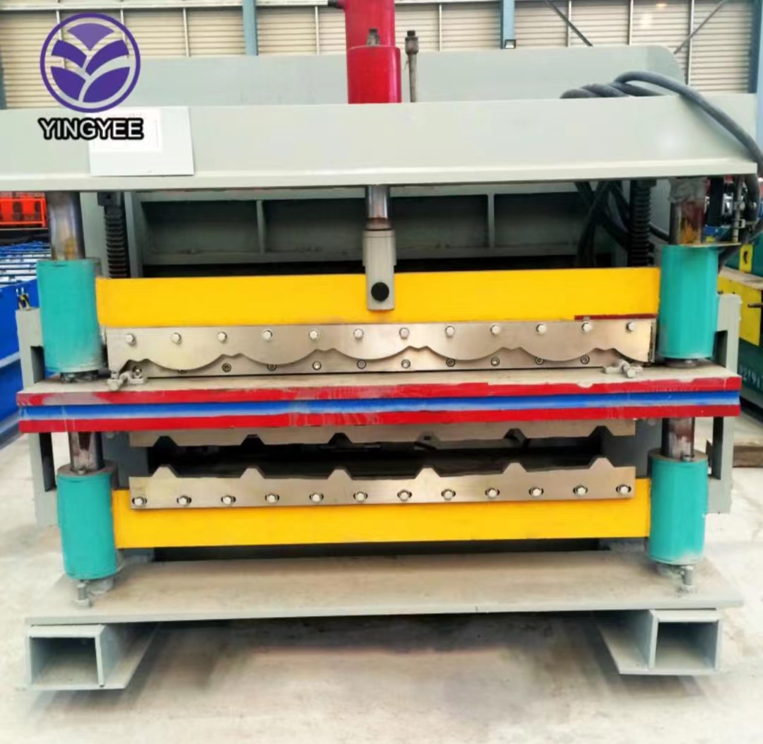 Double layer roof sheet roll forming machine