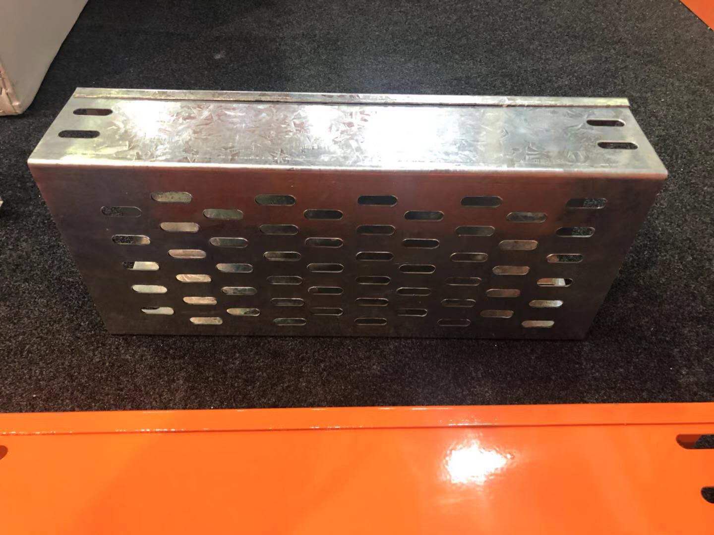 Cable tray roll forming machine with good forming effect