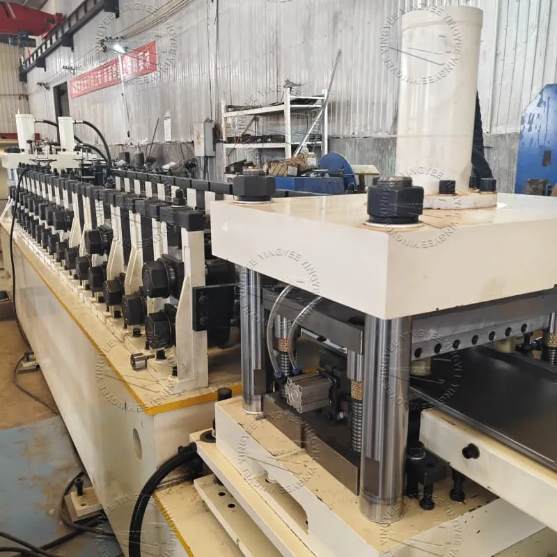 Door back installation panels machine Door back installation panels machine