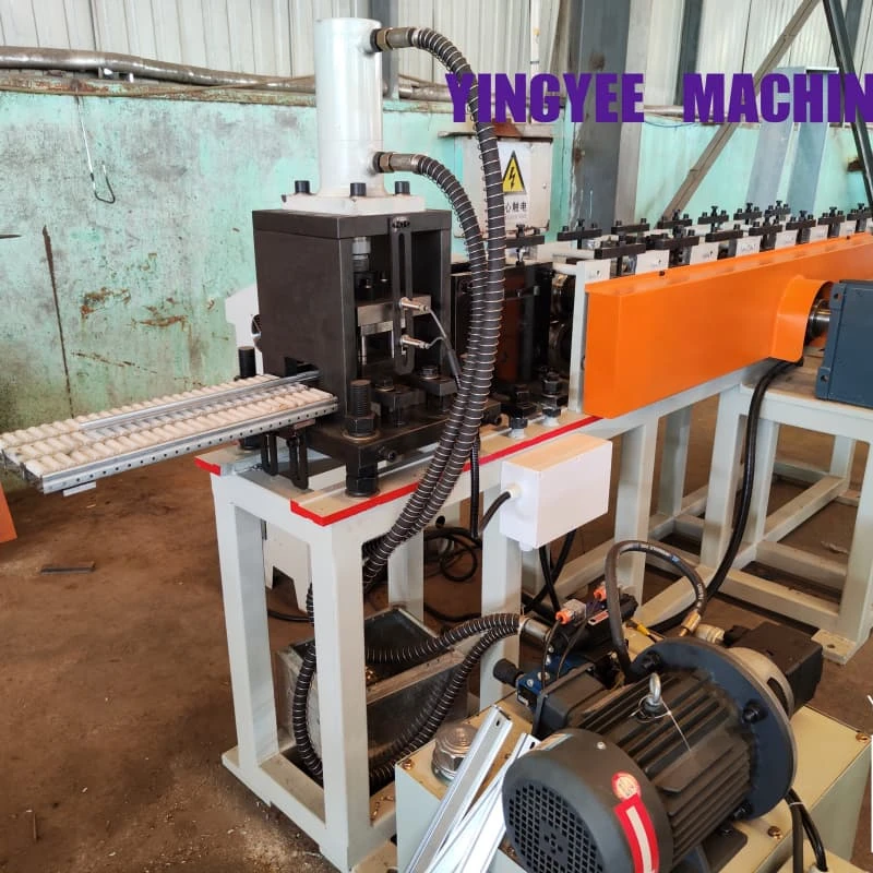 Electrical rail machine for electrical juction box