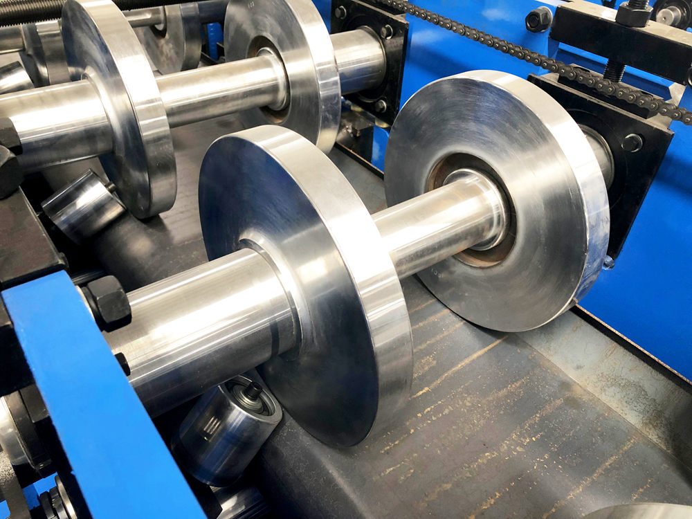 storage rack forming machine