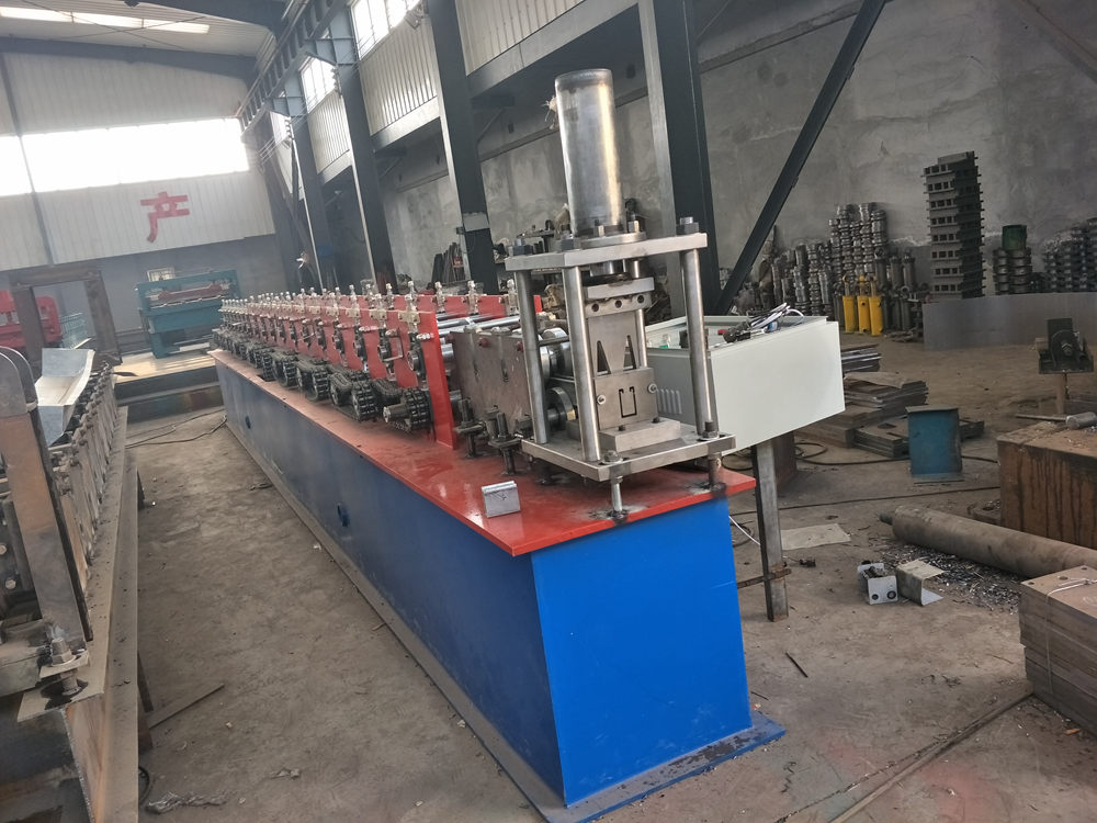 changeable z purlin roll forming machine