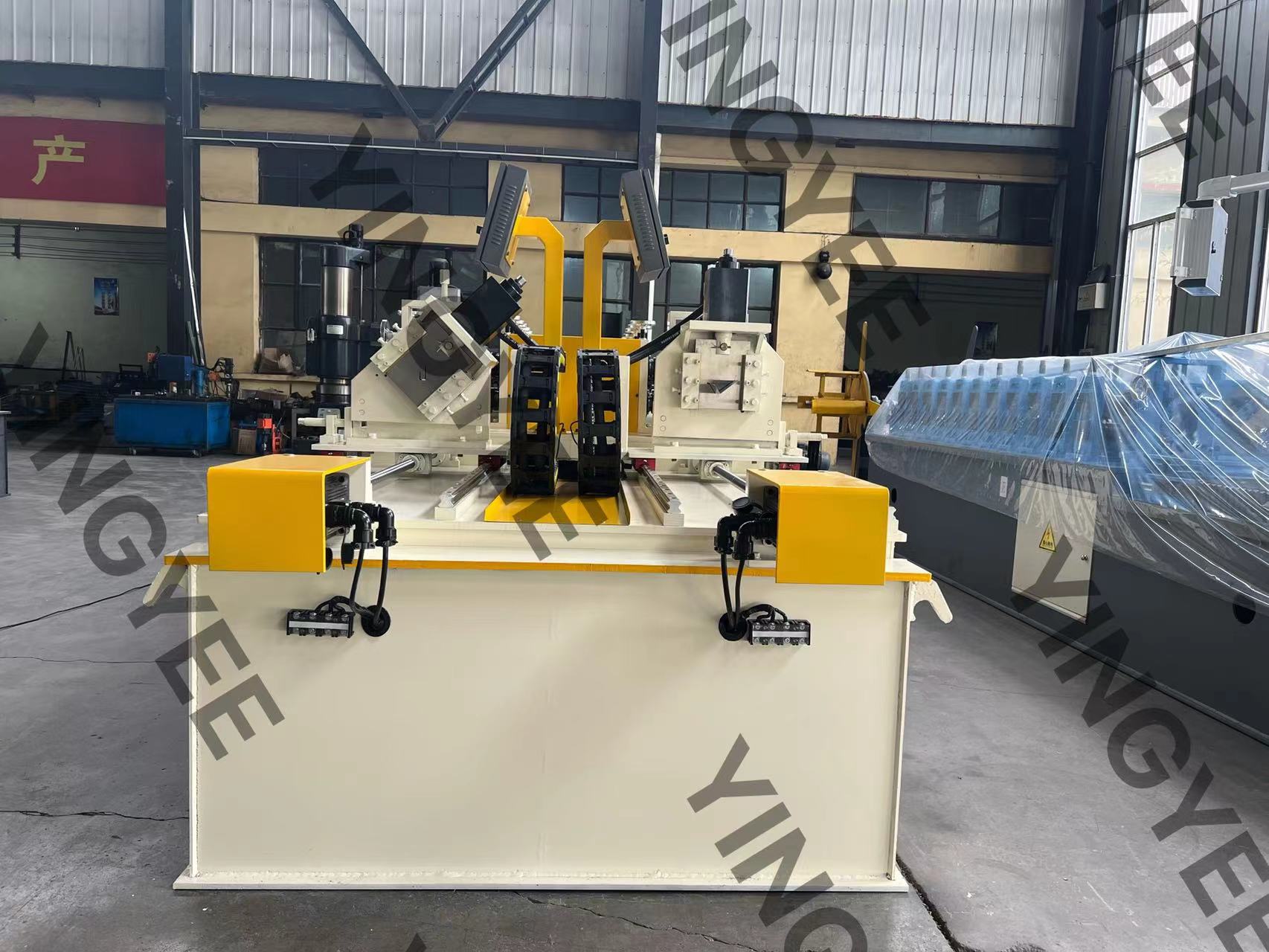 swing beam shearing machine