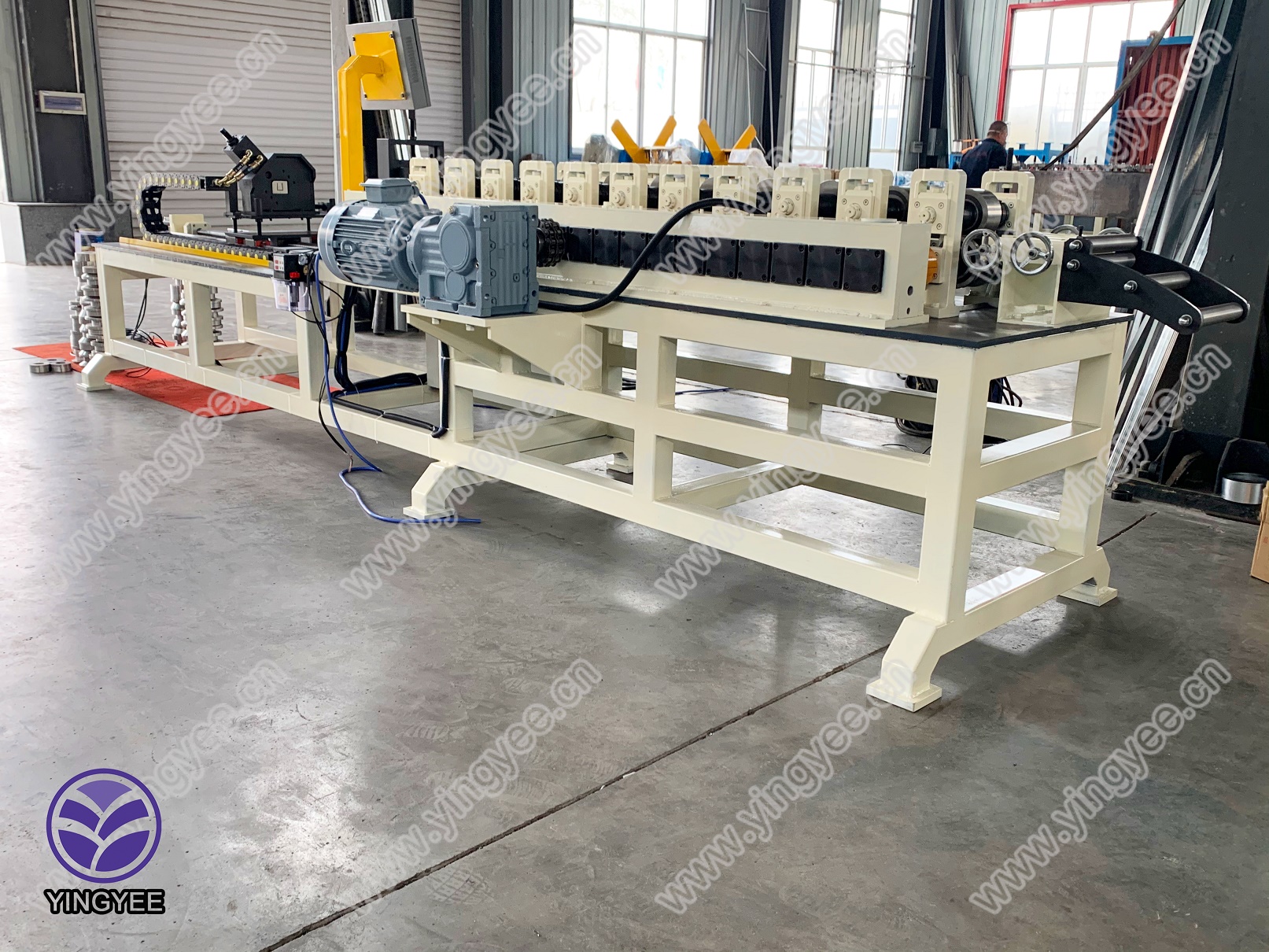 roof roll forming machine