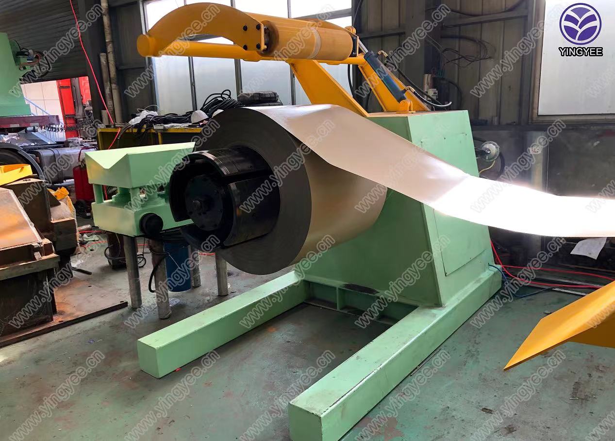 ceiling panel rolling machine