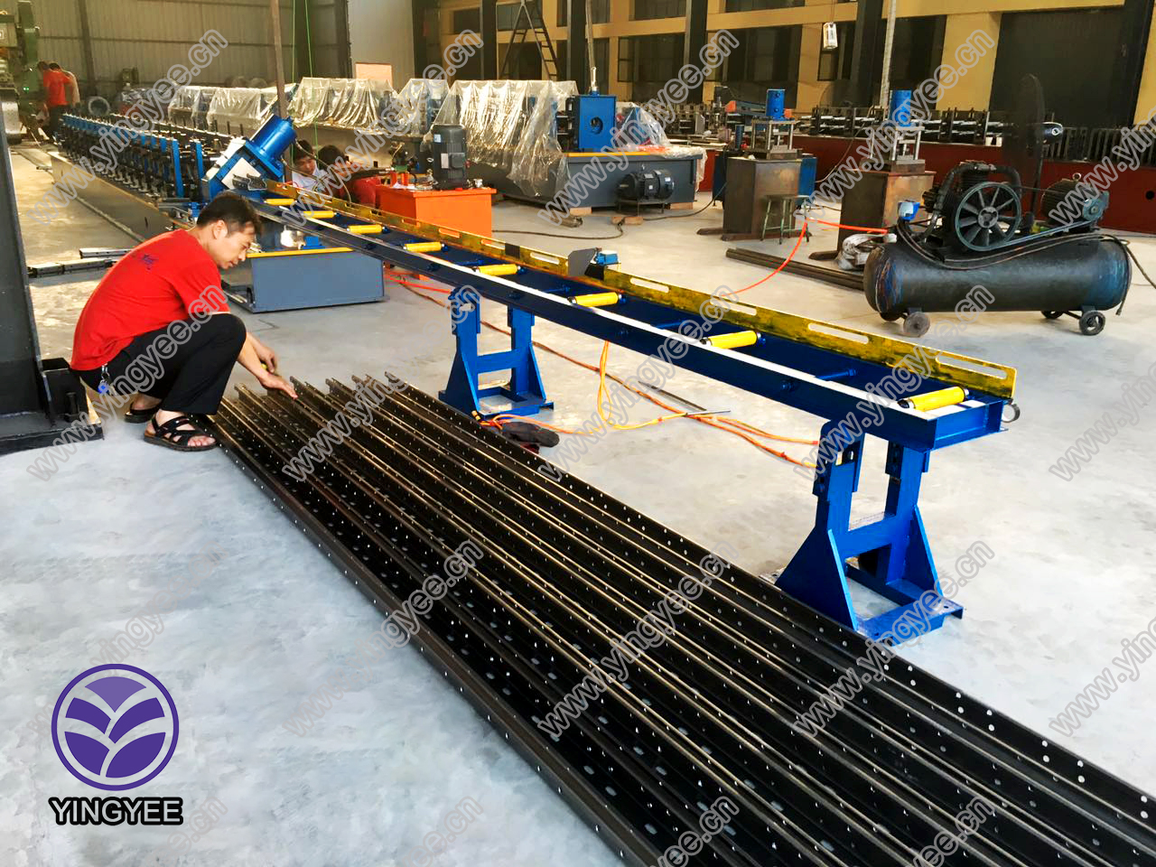 guard rail roll forming machine