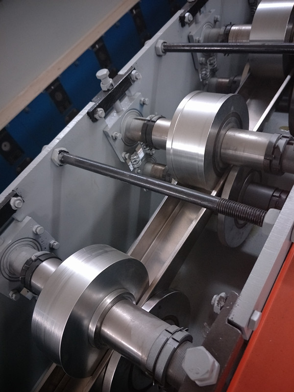 steel cold roll forming machine