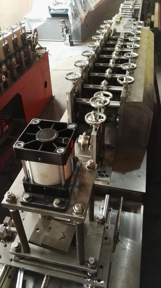high speed galvanized storage beam roll forming machine