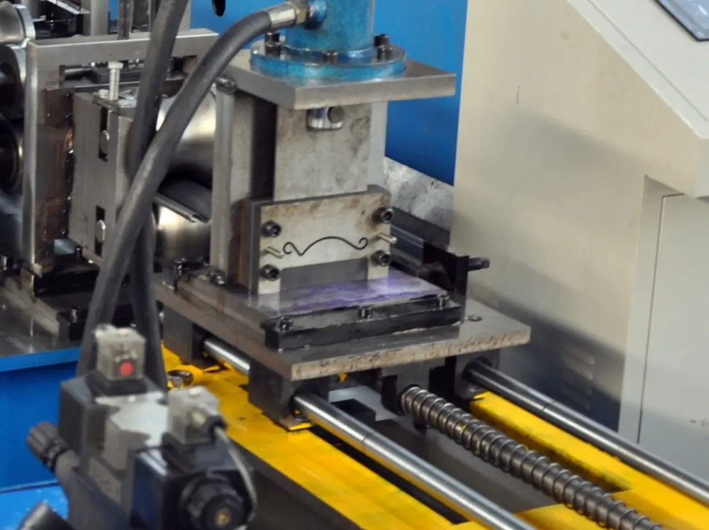 straighten and cutting machine for steel coil