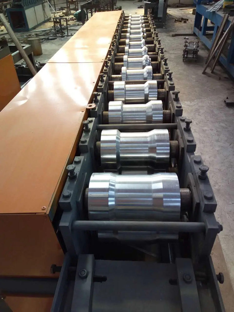 large span forming machine