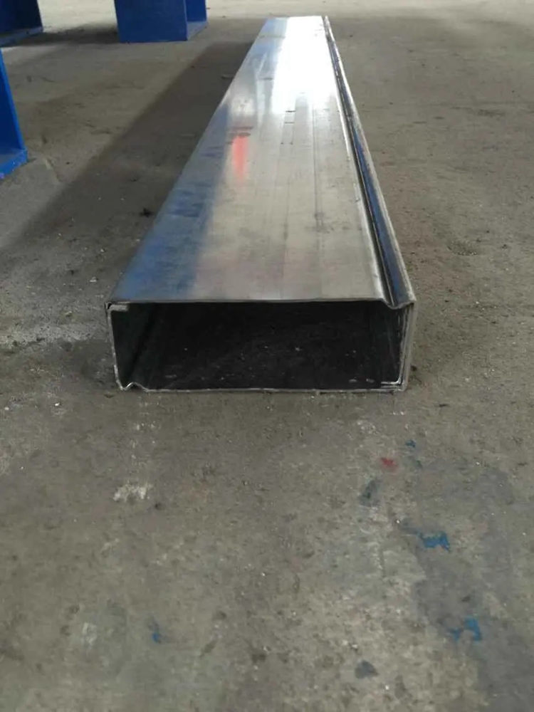 roller shutter forming machine