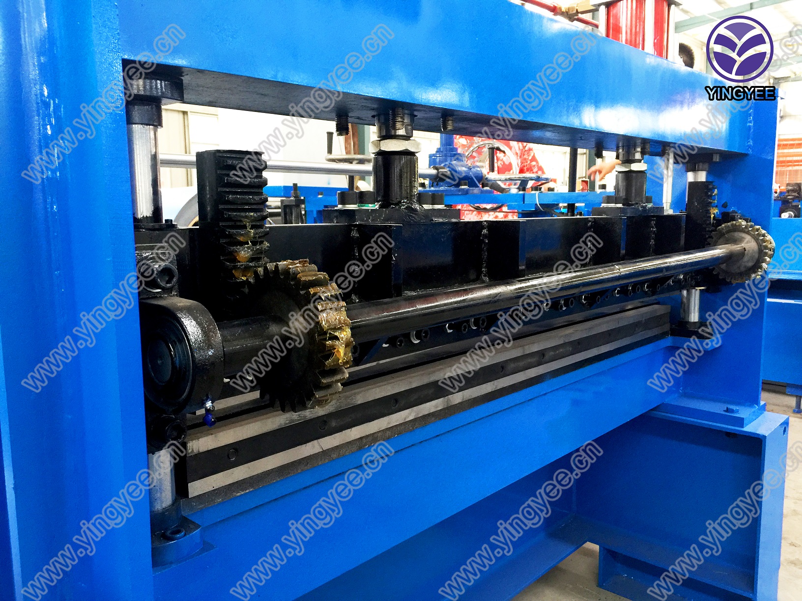 50-600 cable tray machine