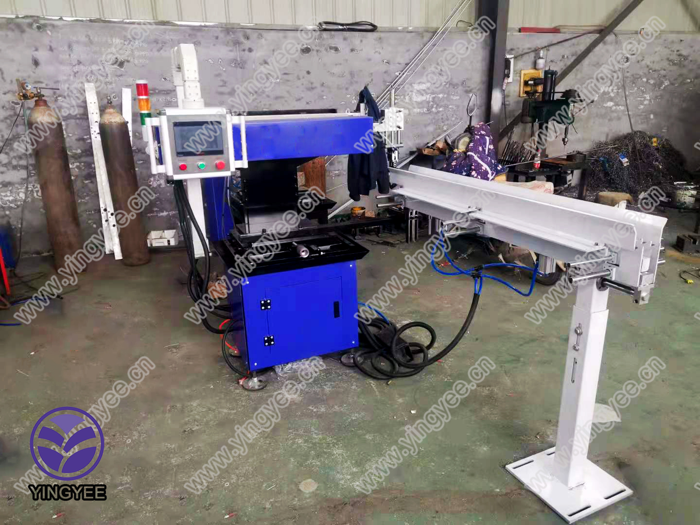 road barrier & guardrail making machine