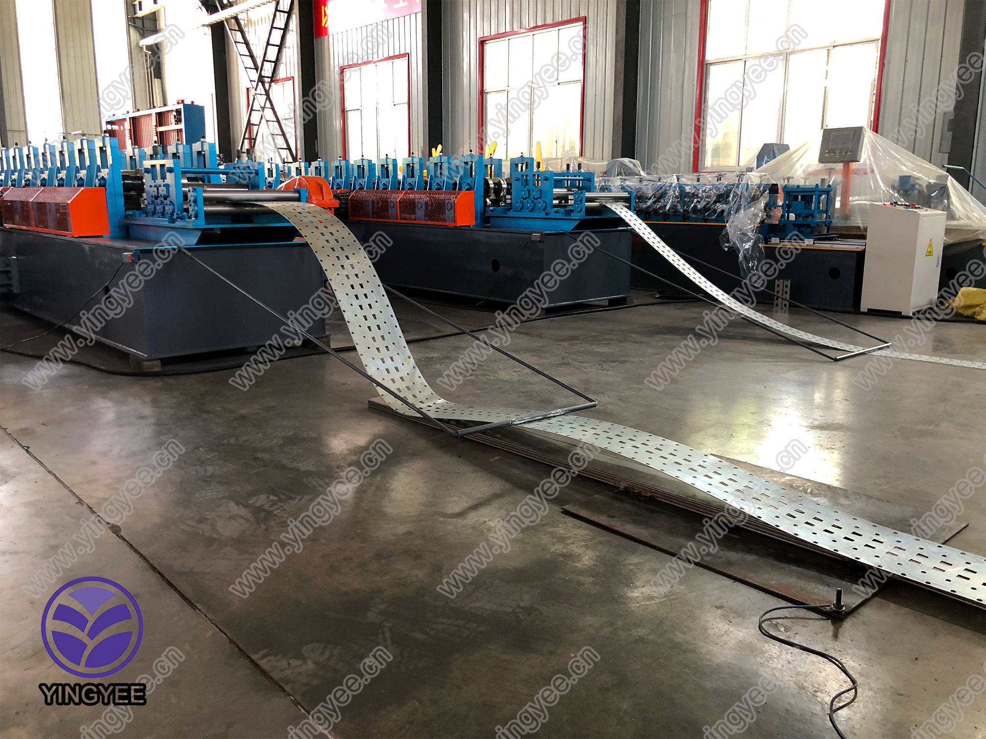 cable tray machine