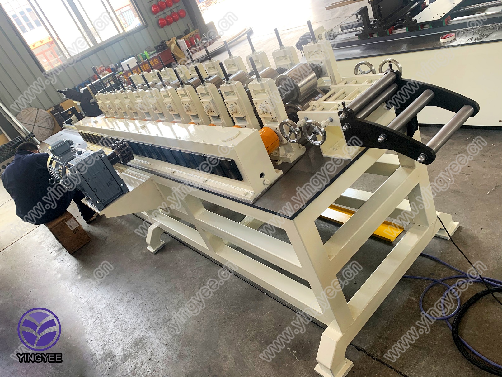 steel frame roll forming machine