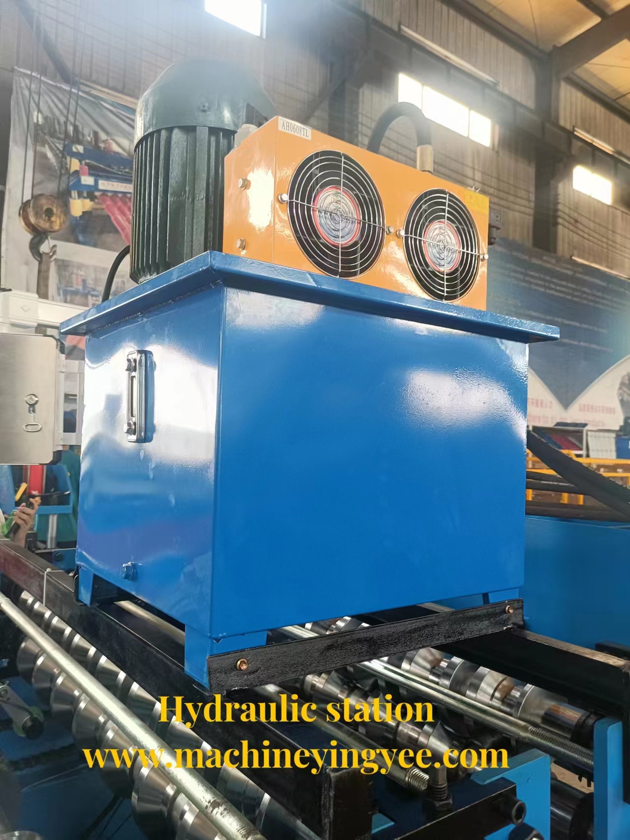roller shutter door forming machine