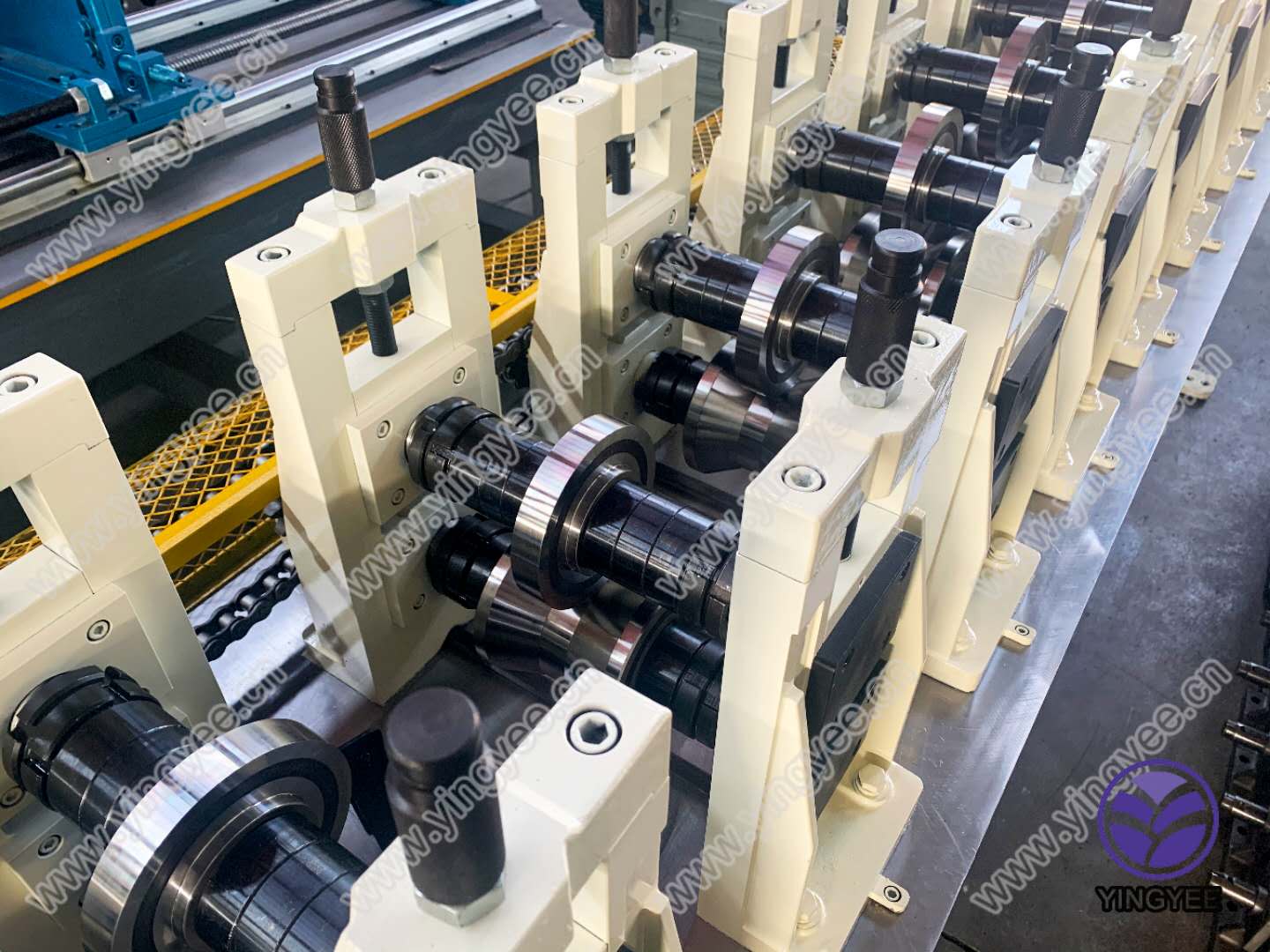 automatic adjust c z-purlin sizes roll forming machine